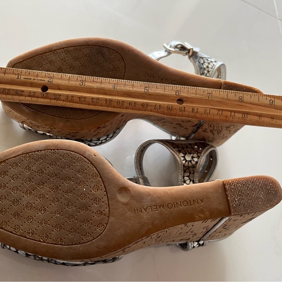 Antonio Melani Wedge Heels Women’s Size 9 M Sandals Silver Leather Cork Heel - Picture 14 of 14